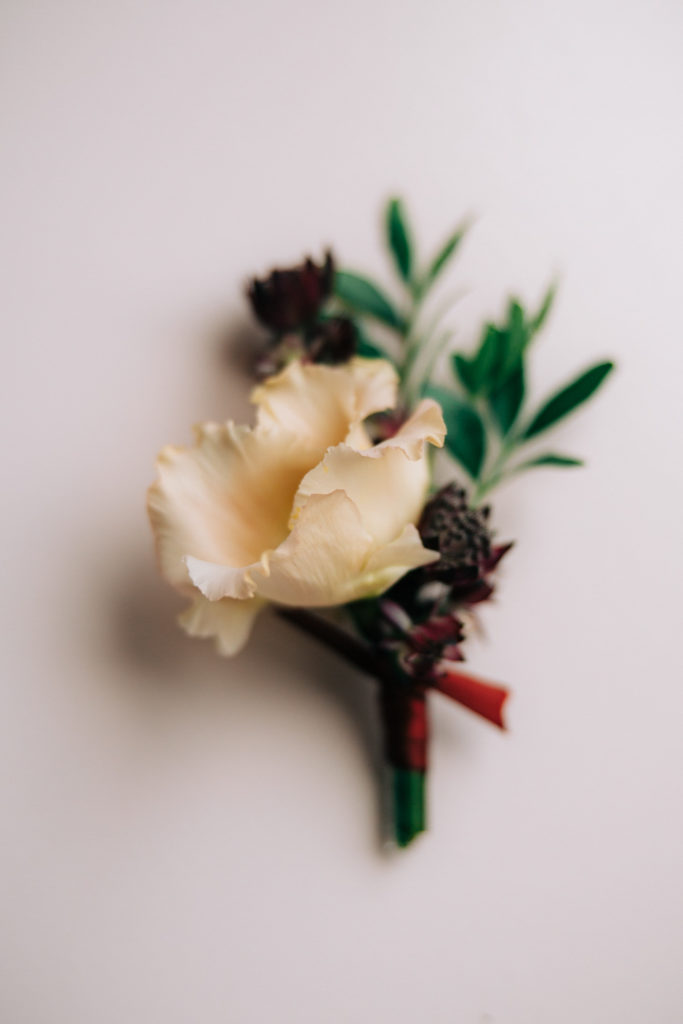 Reportage photo d’un mariage avec cérémonie laïque en plein air au Château de Méridon dans la vallée de Chevreuse. Photographe de mariage basé à Paris.