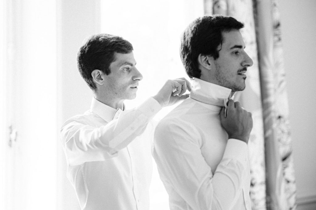 Reportage photo d’un mariage avec cérémonie laïque en plein air au Château de Méridon dans la vallée de Chevreuse. Photographe de mariage basé à Paris.