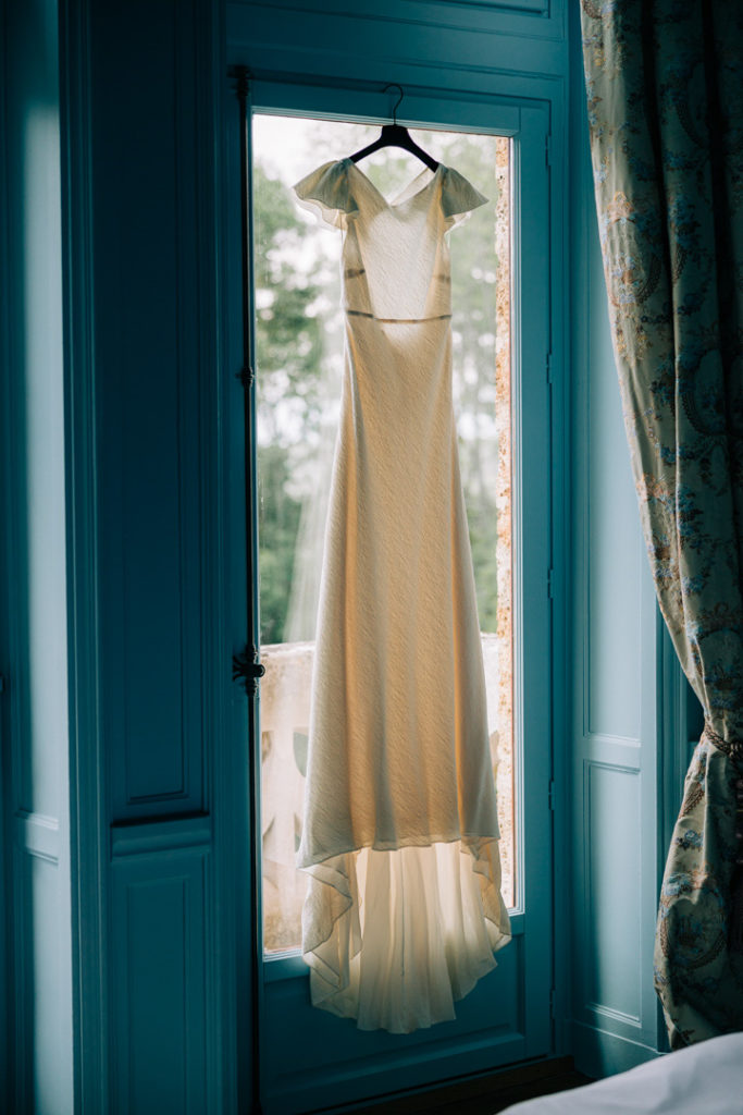 Reportage photo d’un mariage avec cérémonie laïque en plein air au Château de Méridon dans la vallée de Chevreuse. Photographe de mariage basé à Paris.