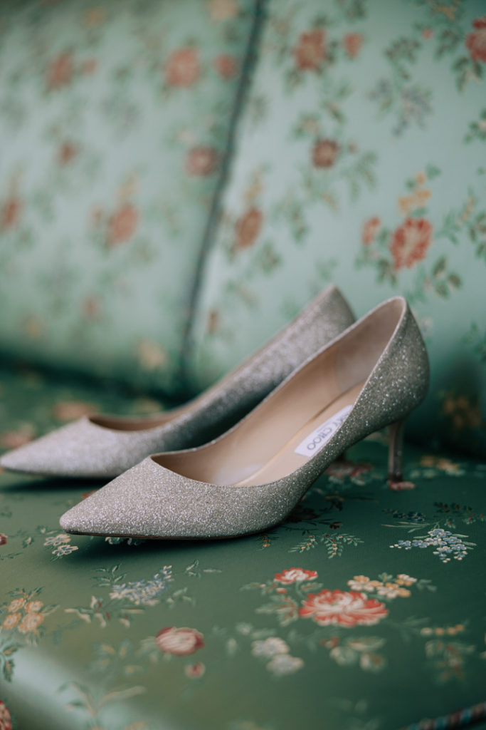 Reportage photo d’un mariage avec cérémonie laïque en plein air au Château de Méridon dans la vallée de Chevreuse. Photographe de mariage basé à Paris.