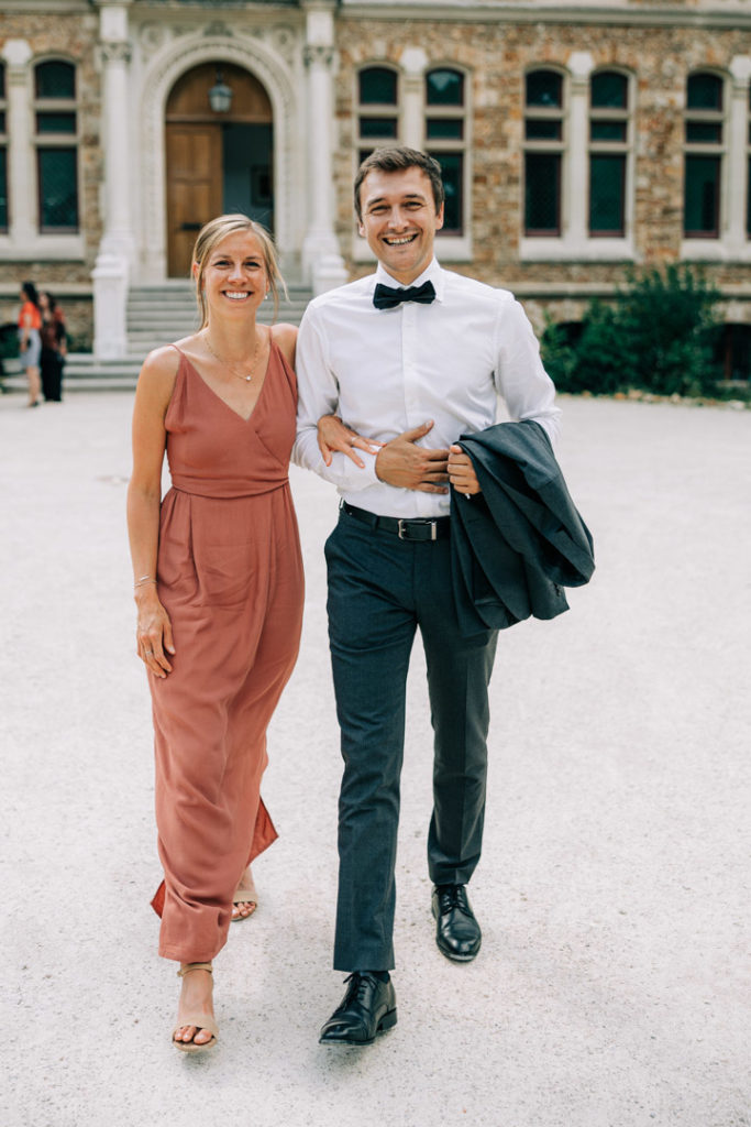 Reportage photo d’un mariage avec cérémonie laïque en plein air au Château de Méridon dans la vallée de Chevreuse. Photographe de mariage basé à Paris.