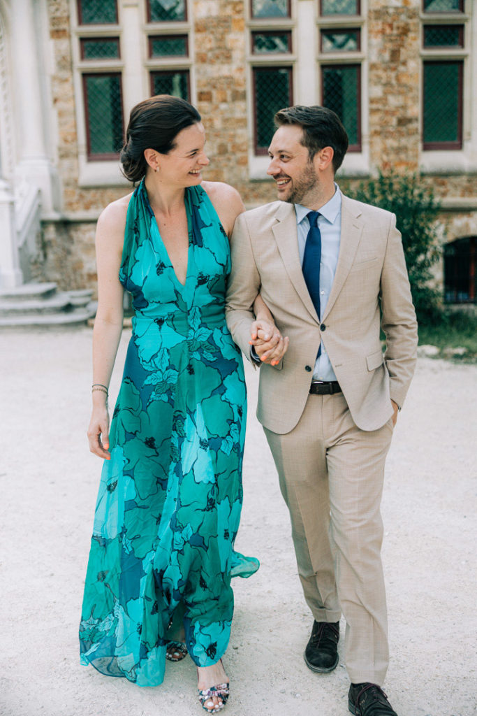 Reportage photo d’un mariage avec cérémonie laïque en plein air au Château de Méridon dans la vallée de Chevreuse. Photographe de mariage basé à Paris.
