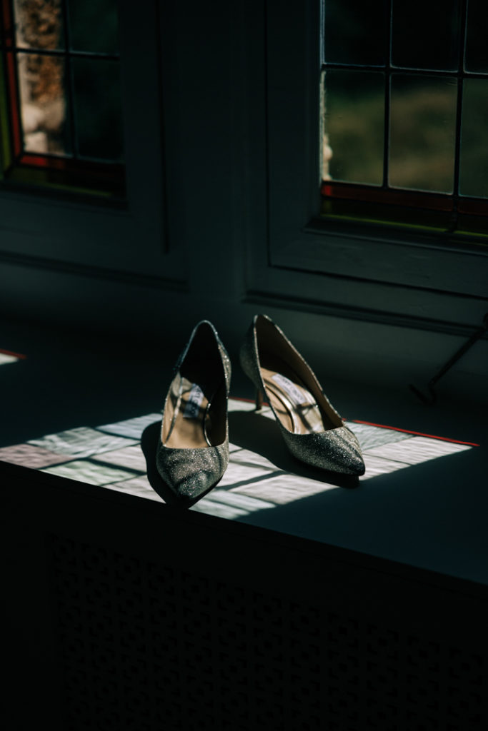 Reportage photo d’un mariage avec cérémonie laïque en plein air au Château de Méridon dans la vallée de Chevreuse. Photographe de mariage basé à Paris.