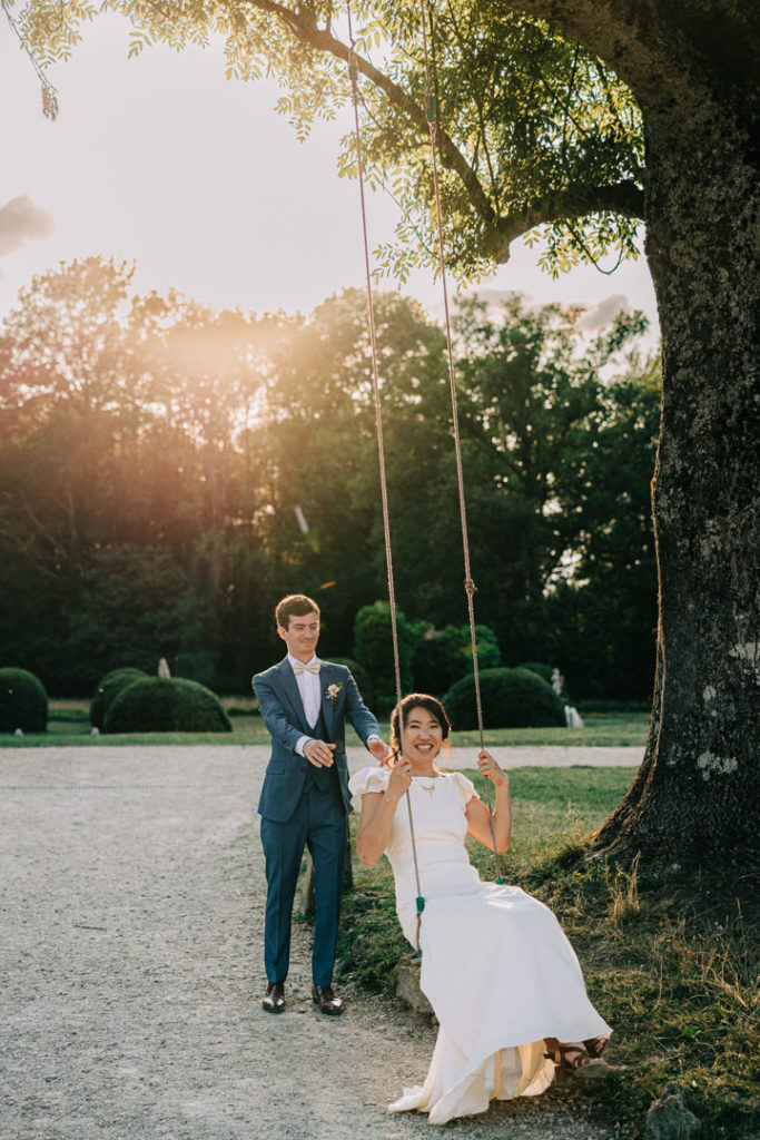 Reportage photo d’un mariage avec cérémonie laïque en plein air au Château de Méridon dans la vallée de Chevreuse. Photographe de mariage basé à Paris.
