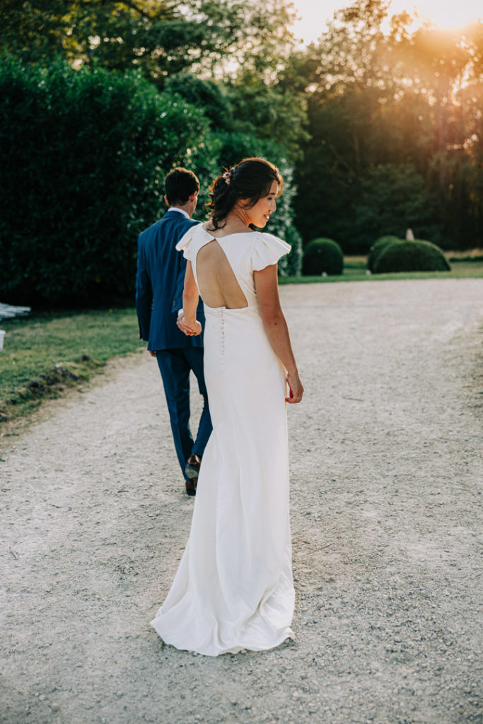 Reportage photo d’un mariage avec cérémonie laïque en plein air au Château de Méridon dans la vallée de Chevreuse. Photographe de mariage basé à Paris.