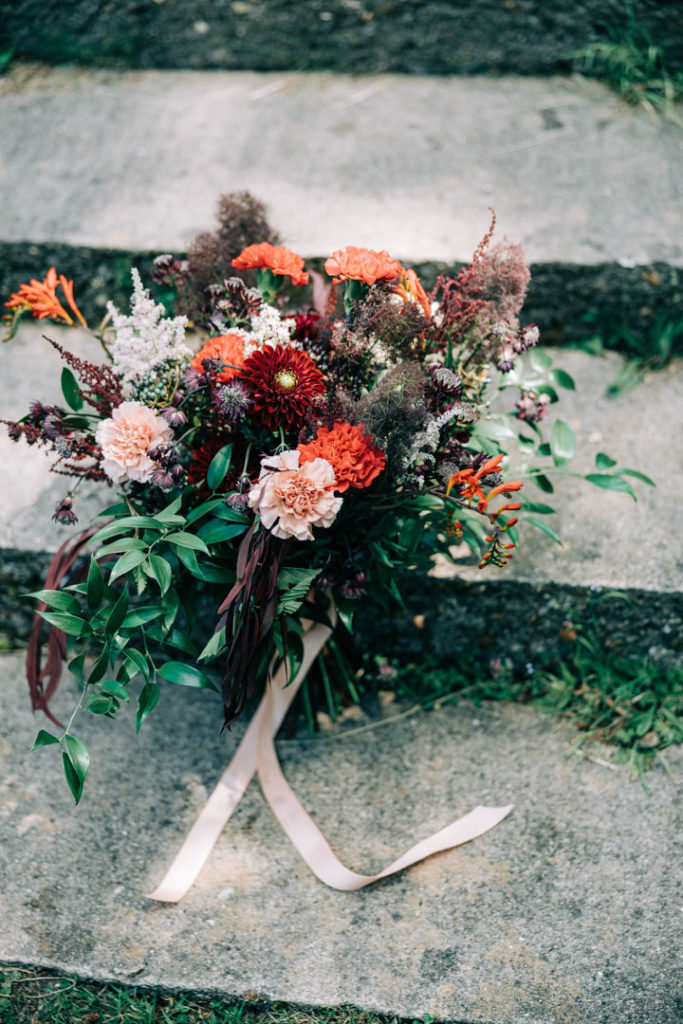 Reportage photo d’un mariage avec cérémonie laïque en plein air au Château de Méridon dans la vallée de Chevreuse. Photographe de mariage basé à Paris.