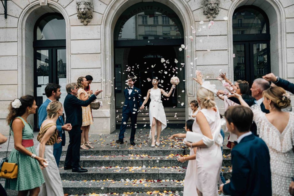 Mariage civil à la mairie du 15ème arrondissement de Paris, sortie des mariés