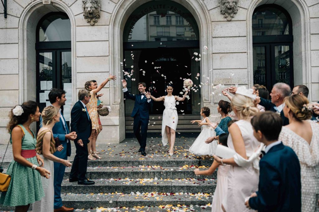Mariage civil à la mairie du 15ème arrondissement de Paris, sortie des mariés