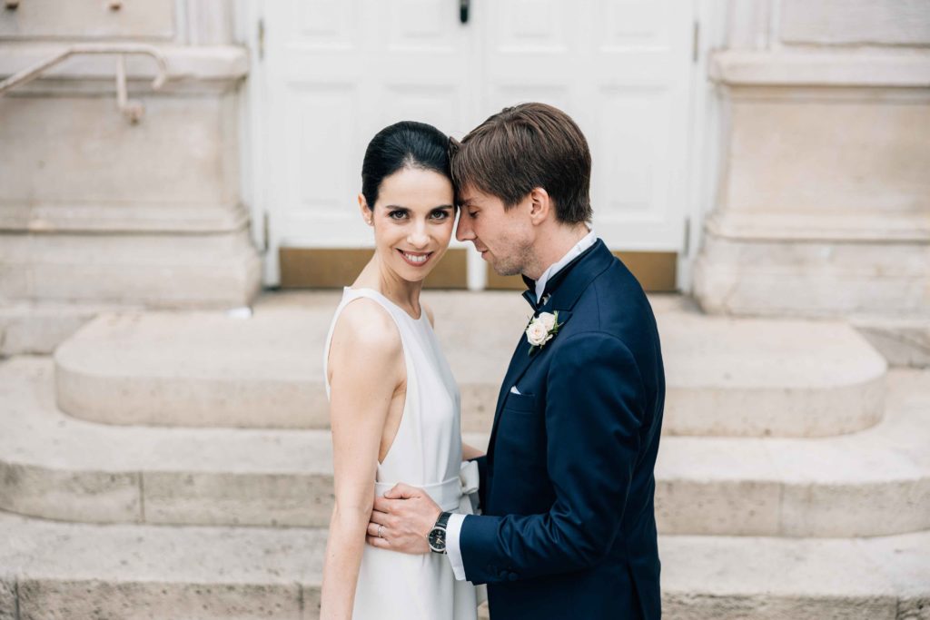 Mariage civil à la mairie du 15ème arrondissement de Paris, sortie des mariés