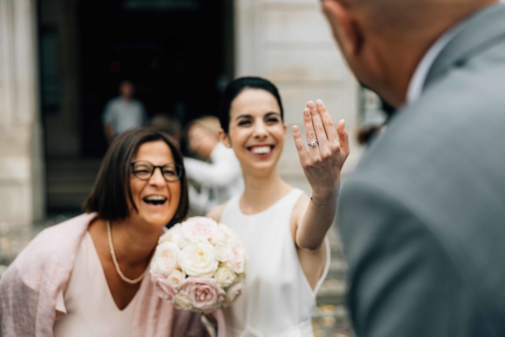 Mariage civil à la mairie du 15ème arrondissement de Paris, sortie des mariés