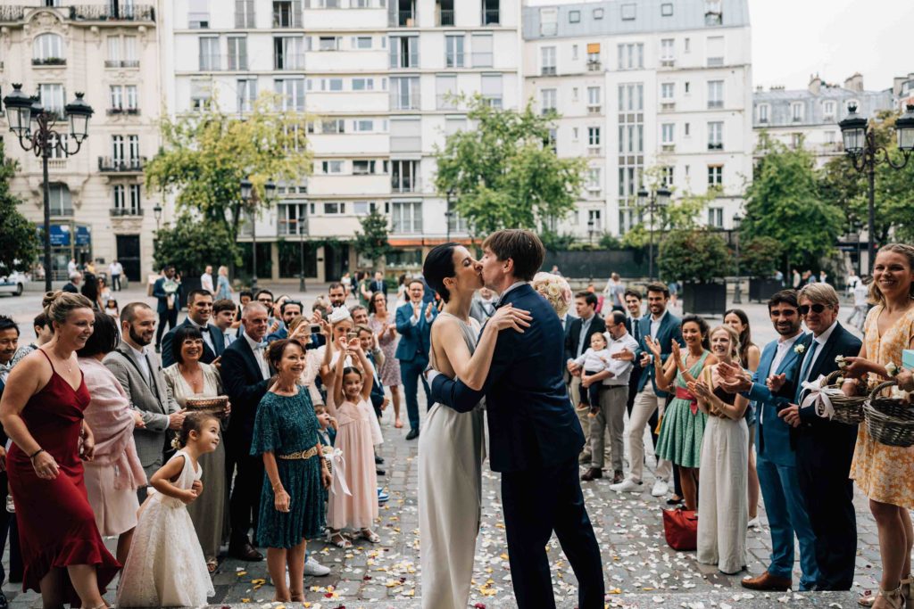 Mariage civil à la mairie du 15ème arrondissement de Paris, sortie des mariés