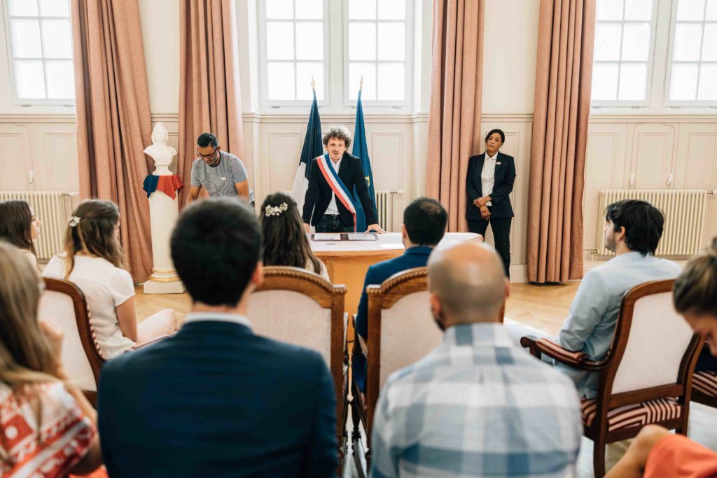 cérémonie de mariage a la mairie du 12 arrondissement de Paris par le photographe