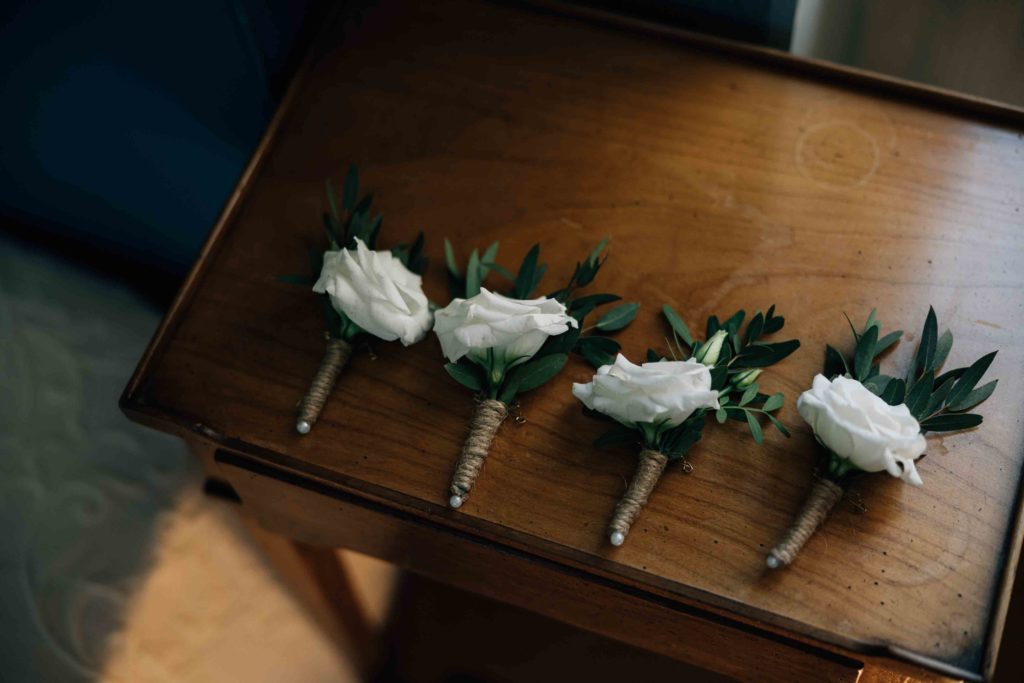 Reportage photo d’un mariage avec cérémonie laïque au Château Comtesse Lafond à Épernay. Photographe de mariage basé à Paris