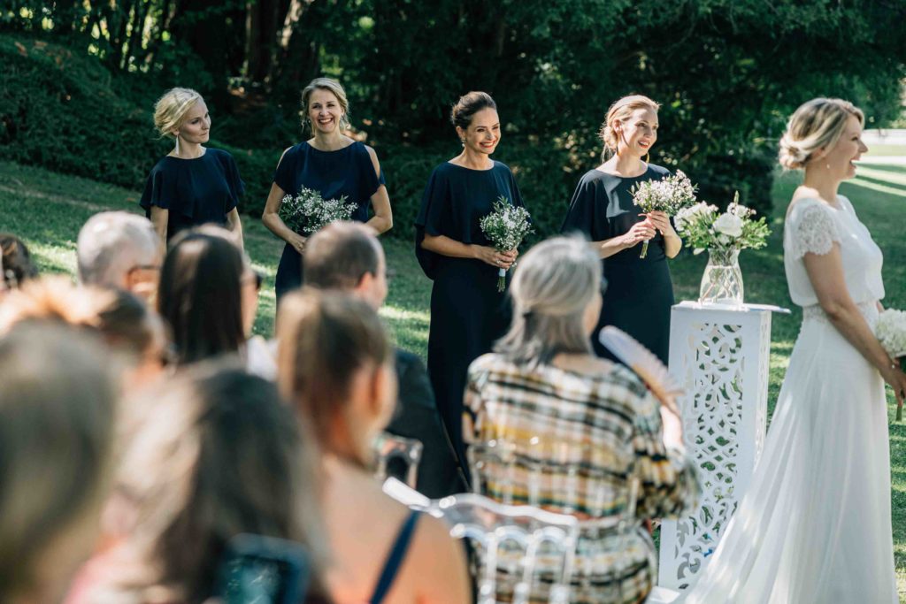 Reportage photo d’un mariage avec cérémonie laïque au Château Comtesse Lafond à Épernay. Photographe de mariage basé à Paris