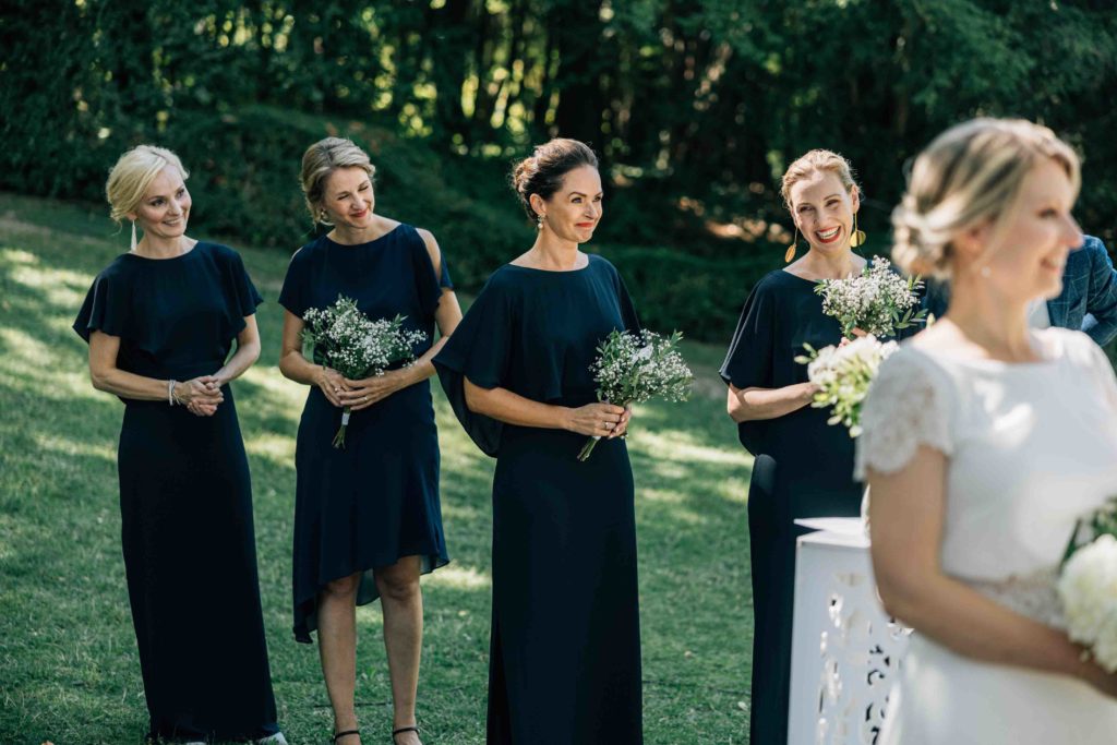 Reportage photo d’un mariage avec cérémonie laïque au Château Comtesse Lafond à Épernay. Photographe de mariage basé à Paris