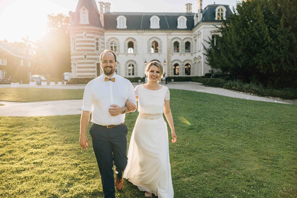Reportage photo d’un mariage avec cérémonie laïque au Château Comtesse Lafond à Épernay. Photographe de mariage basé à Paris