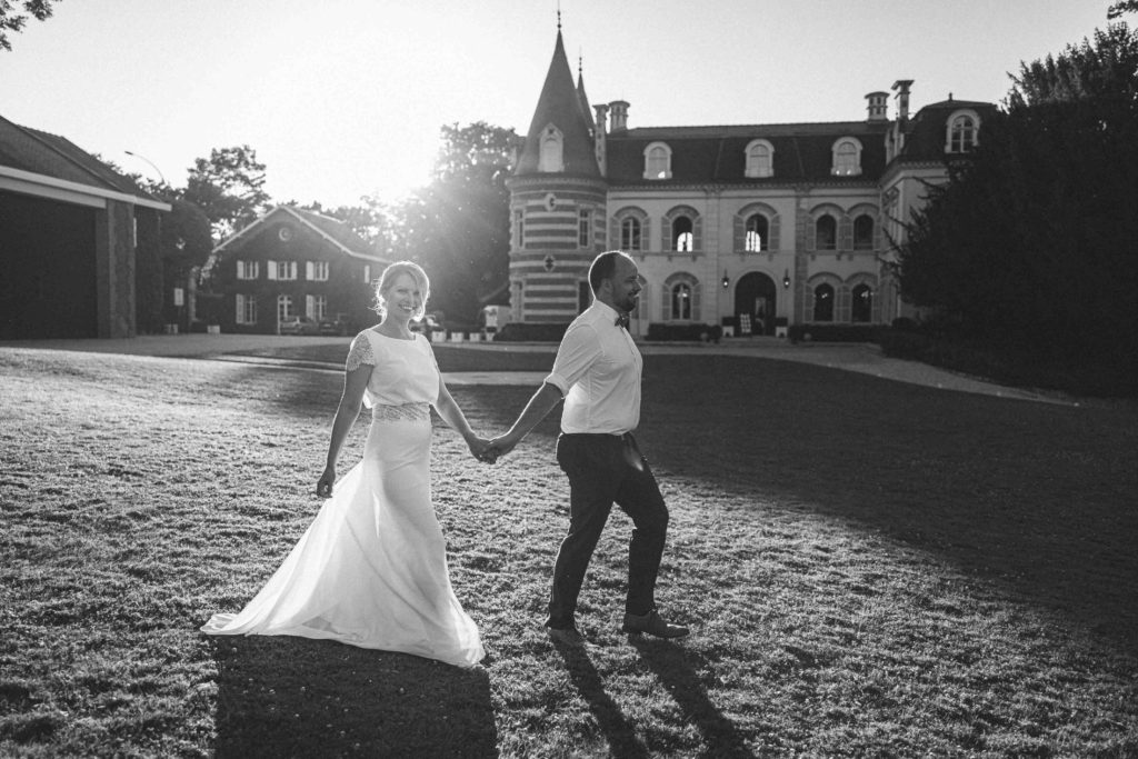 Reportage photo d’un mariage avec cérémonie laïque au Château Comtesse Lafond à Épernay. Photographe de mariage basé à Paris