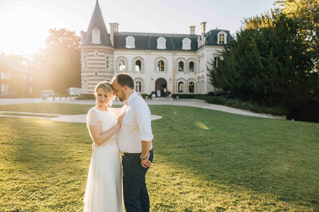 Reportage photo d’un mariage avec cérémonie laïque au Château Comtesse Lafond à Épernay. Photographe de mariage basé à Paris