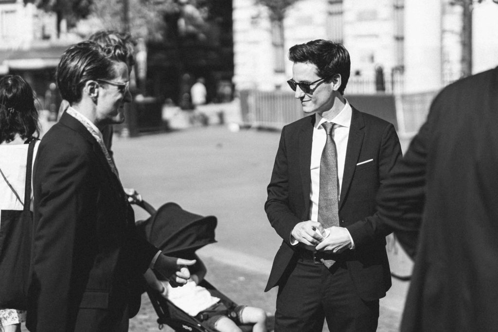 cérémonie de mariage à la mairie du 19ᵉ arrondissement de Paris photographiée par Pierre Atelier