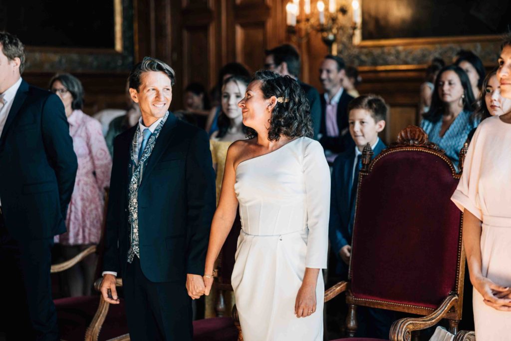 un mariage à la mairie du 19 à Paris par le photographe Pierre Atelier