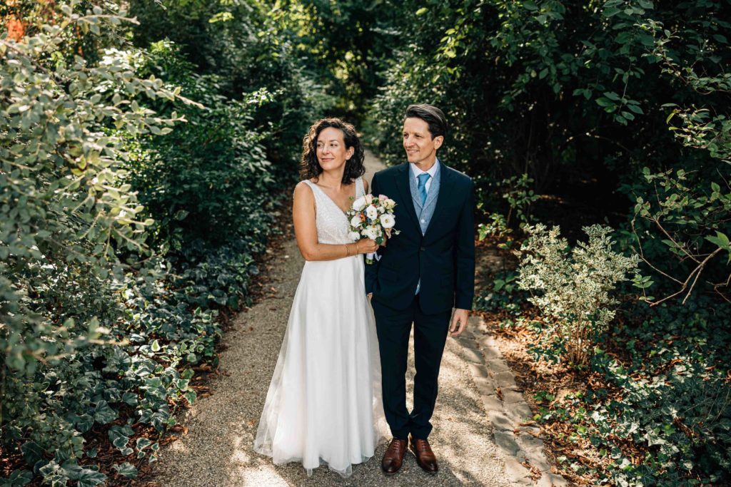 seance photos de mariage aux buttes Chaumont