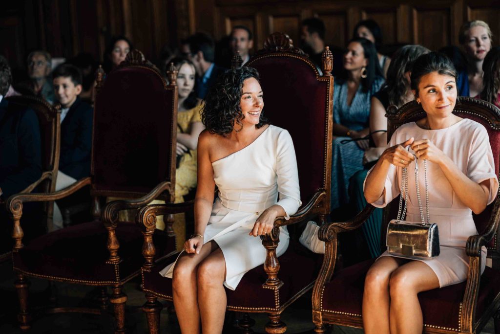 cérémonie de mariage à la mairie du 19ᵉ arrondissement de Paris photographiée par Pierre Atelier