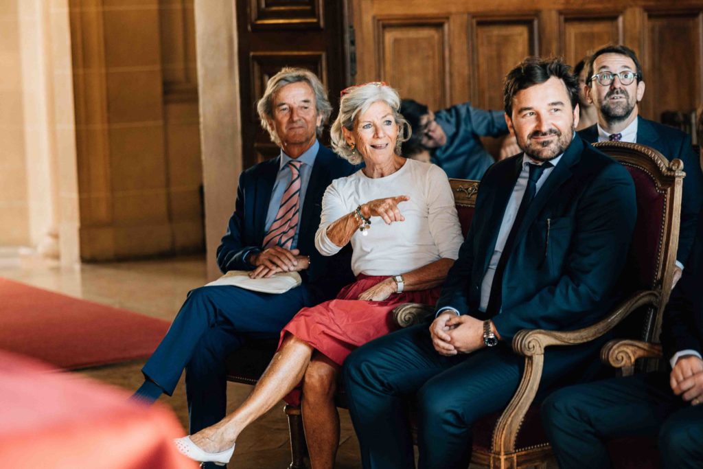 un mariage à la mairie du 19 à Paris par le photographe Pierre Atelier