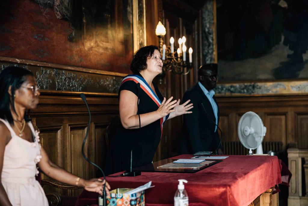 un mariage à la mairie du 19 à Paris par le photographe Pierre Atelier