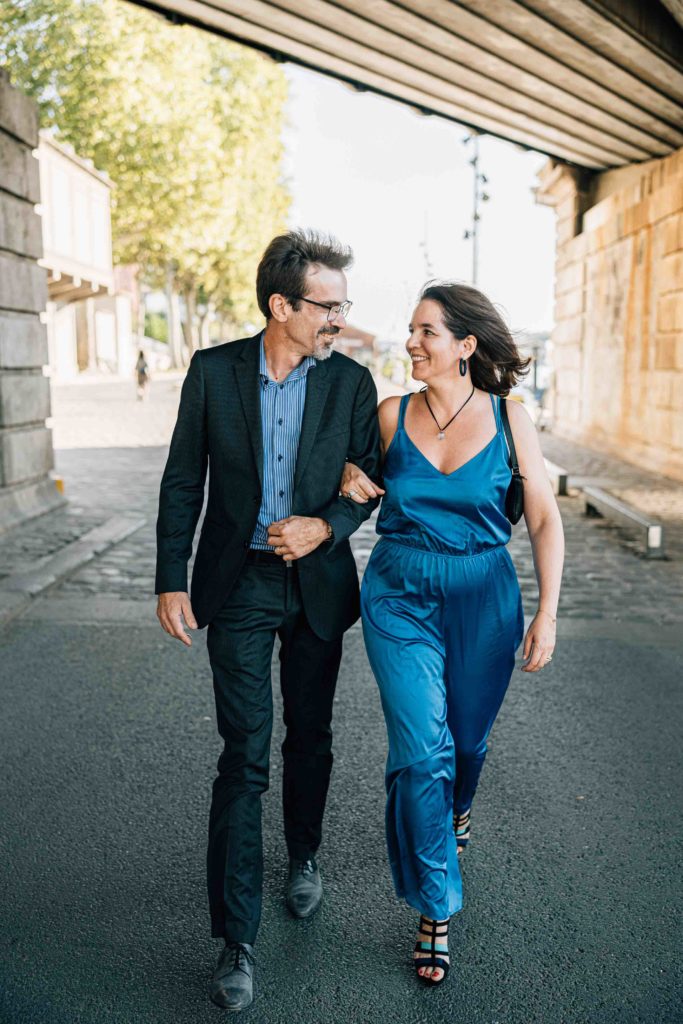 cérémonie de mariage sur une péniche à Paris photographiée par Pierre Atelier
