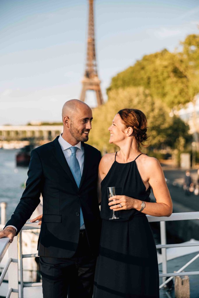cérémonie de mariage sur une péniche à Paris photographiée par Pierre Atelier