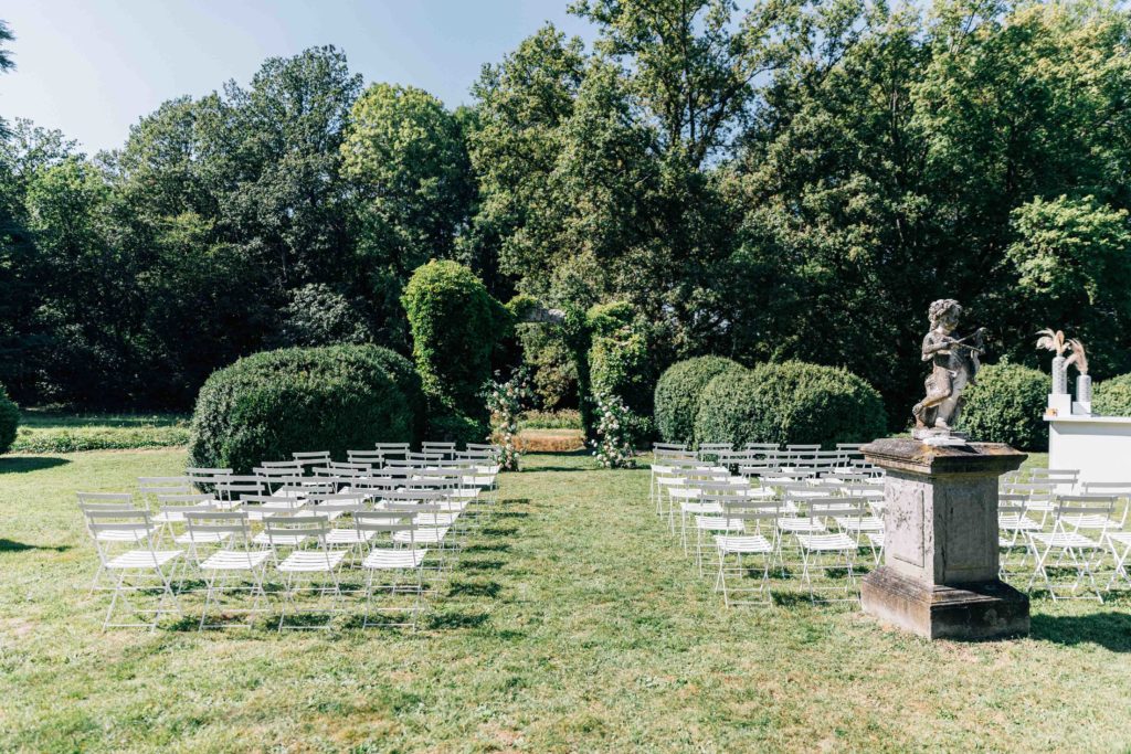 Golden hour couple portrait at Château de Méridon — luxury wedding photographer near Paris