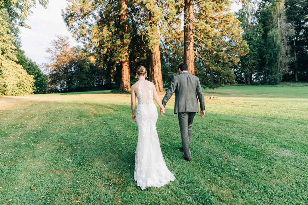 Emotional moment during an outdoor wedding at Château de Méridon, 40 minutes from Paris — Pierre Atelier