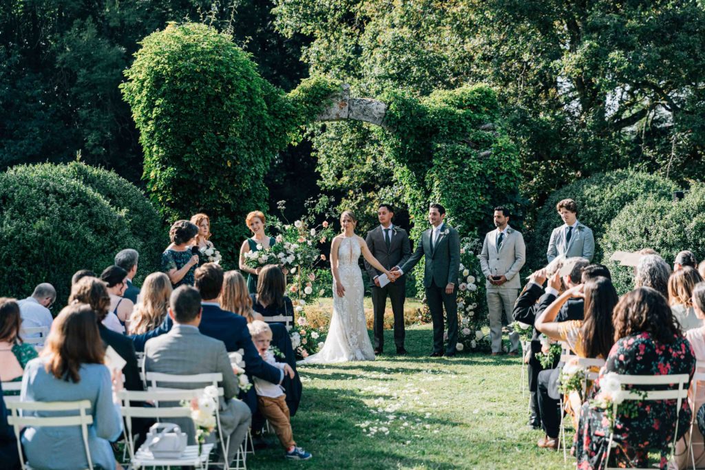 Intimate wedding ceremony at Château de Méridon, Yvelines — natural light photography by Pierre Atelier Paris