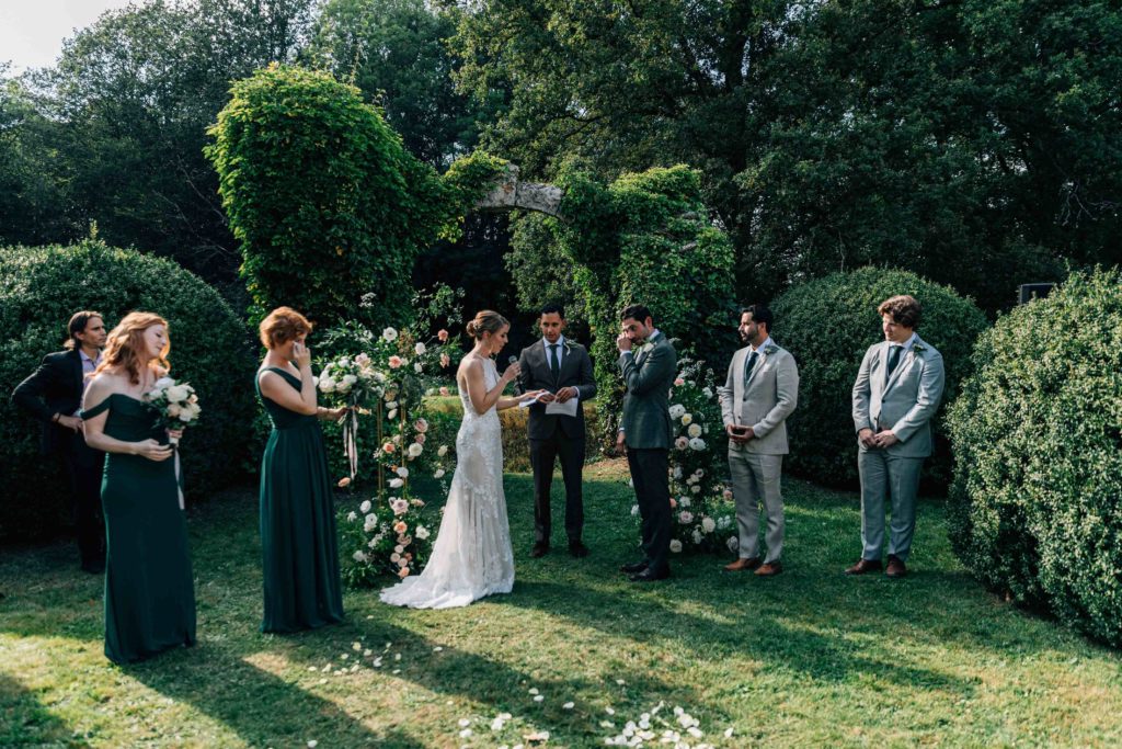 Intimate wedding ceremony at Château de Méridon, Yvelines — natural light photography by Pierre Atelier Paris