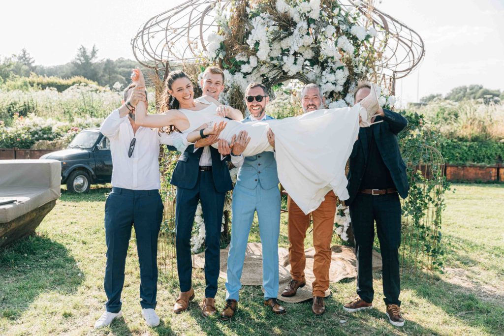 les bonnes joies vexin, photographe mariage vexin, cérémonie laïque plein air