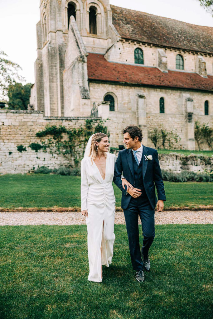 Séance couple Abbaye de Morienval couche de soleil — Pierre Atelier photographe mariage