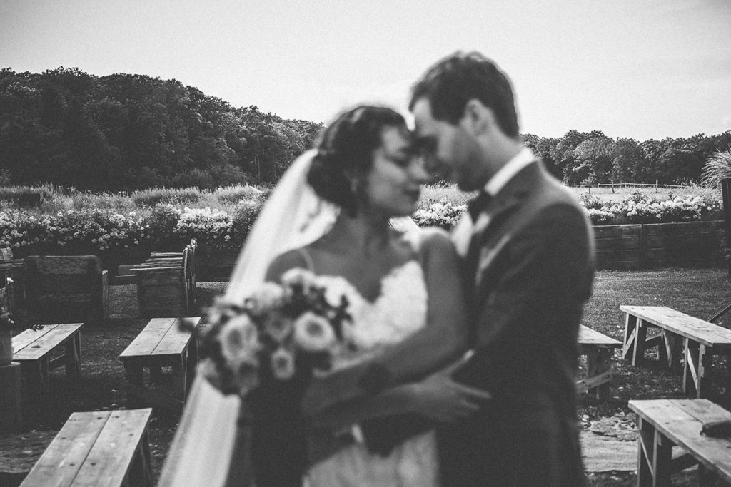 Mariage dans la cour pavée des Bonnes Joies - Chemin des Chayets Lainville-en-Vexin