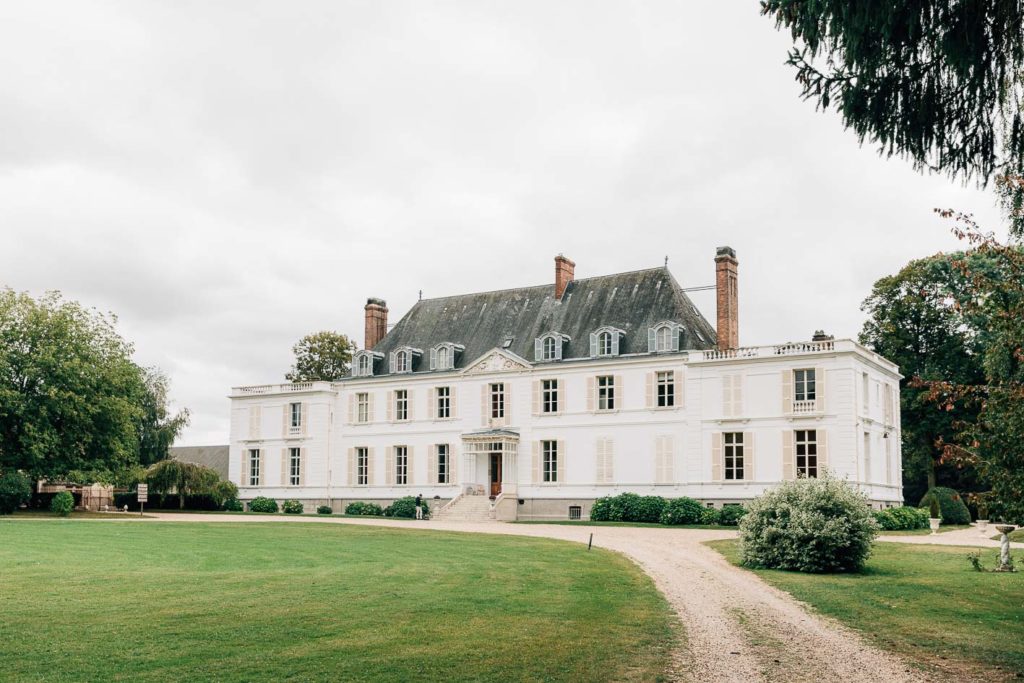 Réception de mariage dans la verrière du Château Barthélemy — Pierre Atelier photographe