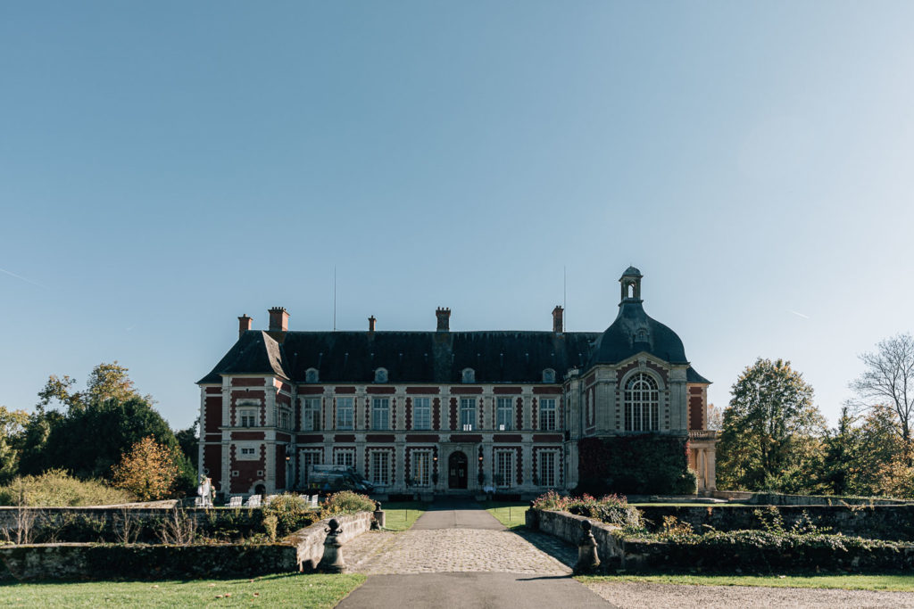 Paris wedding venue château de Lésigny by Parisian Photographer Pierre Atelier