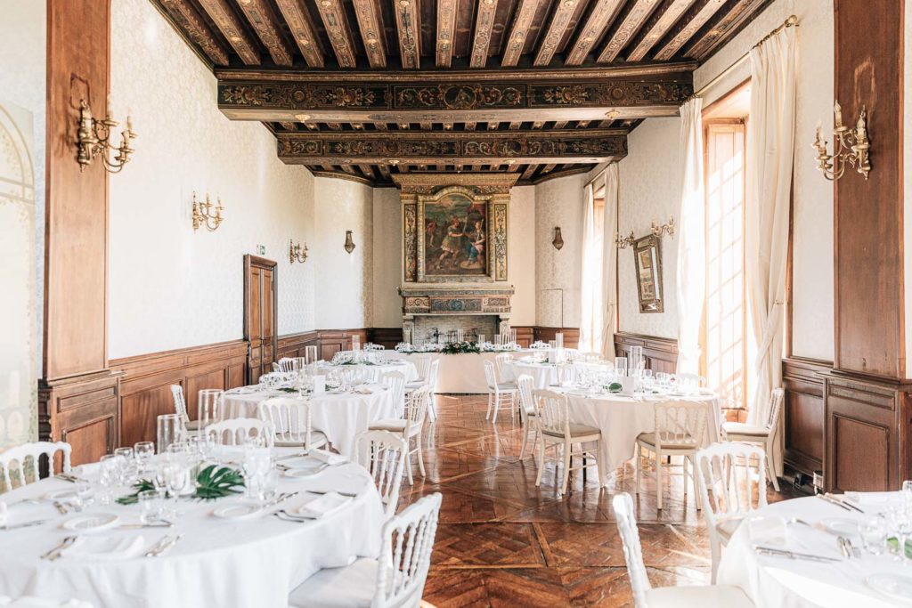 France wedding venue château de Lésigny by Paris Photographer Pierre Atelier