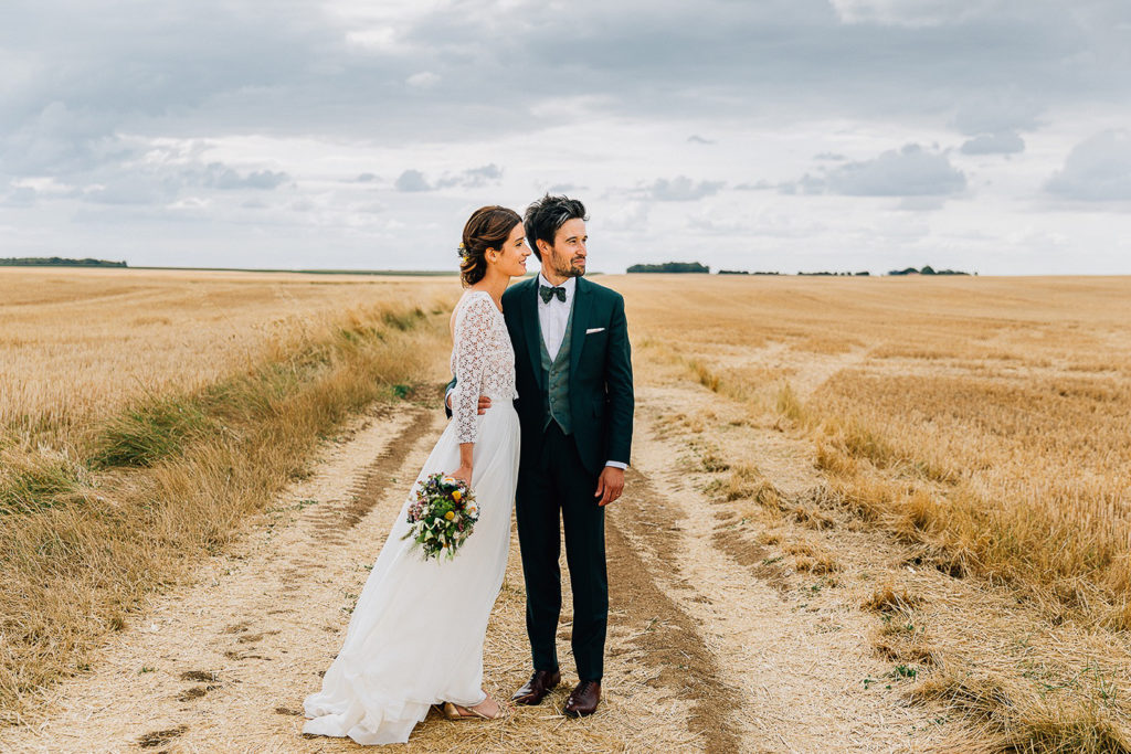 Golden hour portrait couple Domaine de Verderonne jardins — Pierre Atelier photographe Oise