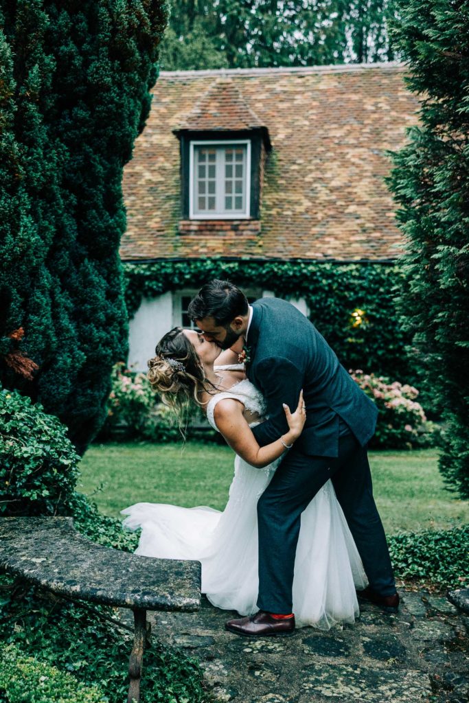 Sortie cérémonie mariés La Catrache Yvelines — Pierre Atelier photographe mariage