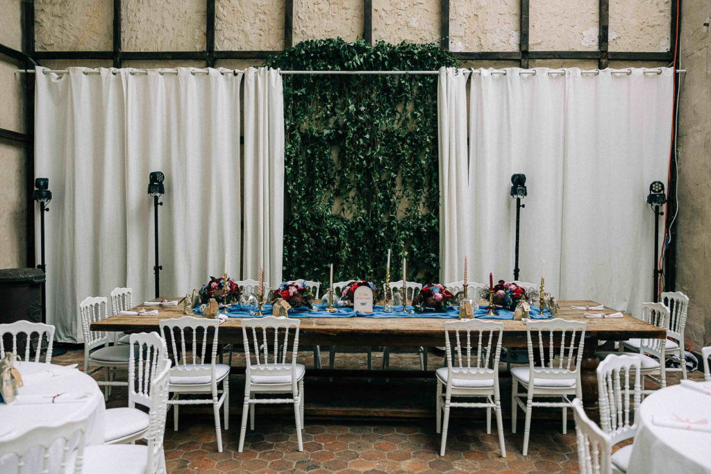 Dîner de mariage dans l'atelier Boutet de Monvel du Moulin de Launoy - Pierre Atelier