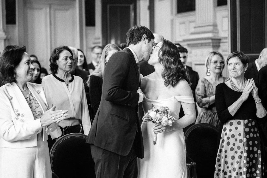 mariage à la mairie du 16ème Paris - Pierre Atelier photographe et Videaste