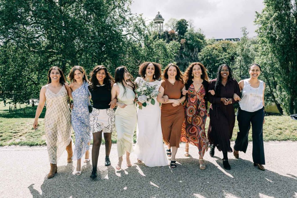 Cérémonie civile dans la salle des mariages de la mairie du 19ème Paris
