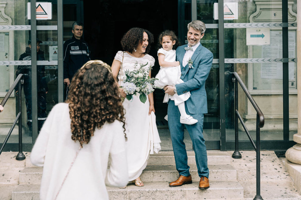 Cérémonie civile dans la salle des mariages de la mairie du 19ème Paris