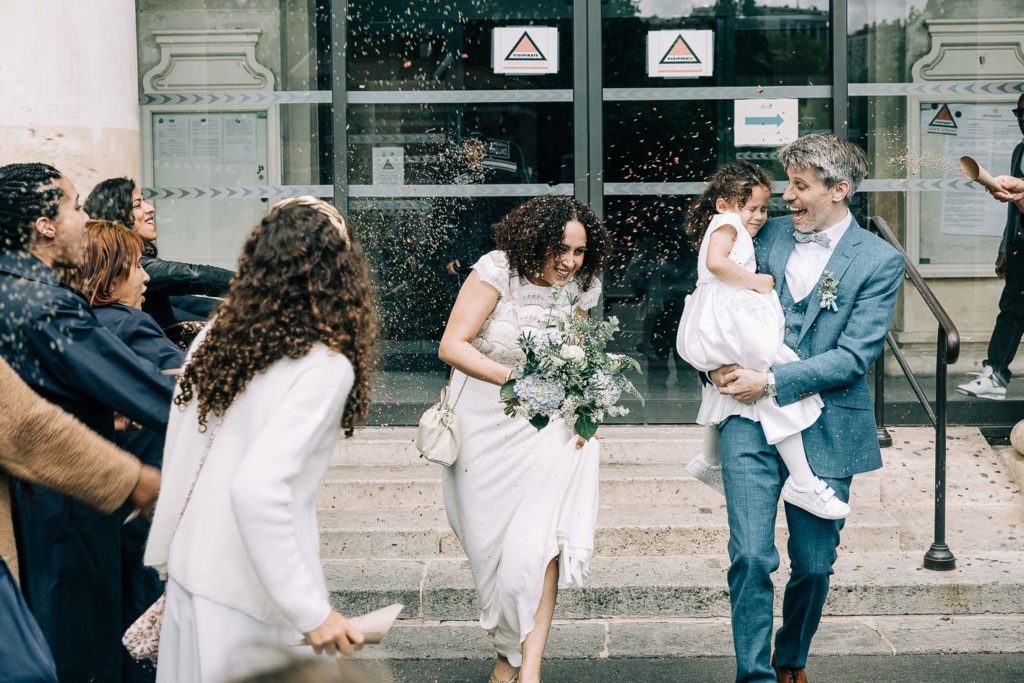Cérémonie civile dans la salle des mariages de la mairie du 19ème Paris