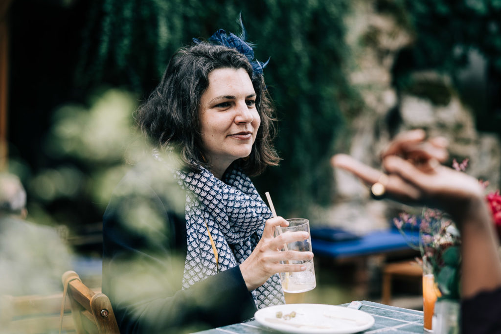Portrait de couple au Pavillon Puebla dans le parc des Buttes-Chaumont - Pierre Atelier