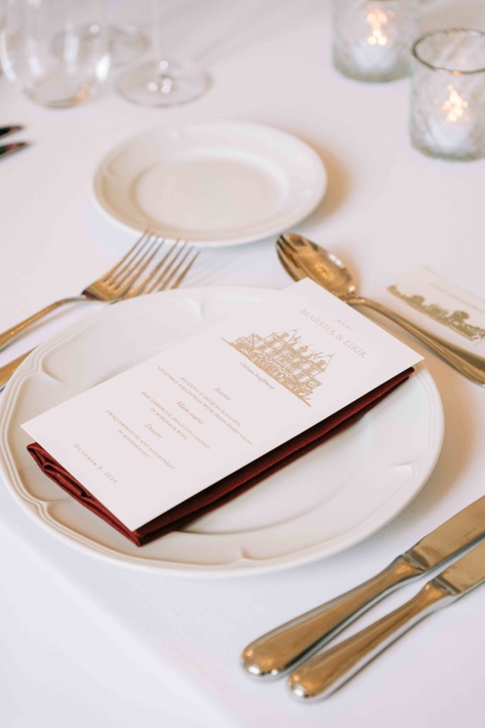 Salons lustres cristal Château de Bouffémont mariage dîner — Pierre Atelier photographe mariage