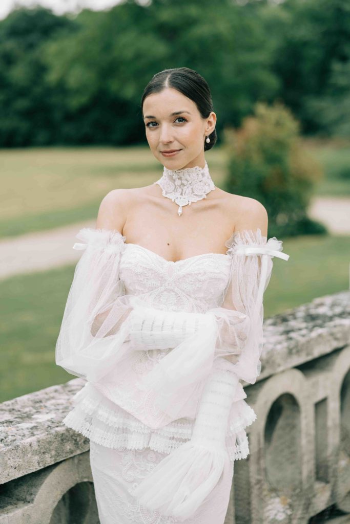 Une mariée élégante au Château Bouret vue Seine — Pierre Atelier photographe mariage